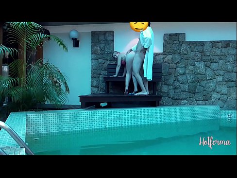 ❤️ Bos menjemput pembantu rumah ke kolam, tetapi tidak dapat menahan panas ❤ seks super pada kami ❌